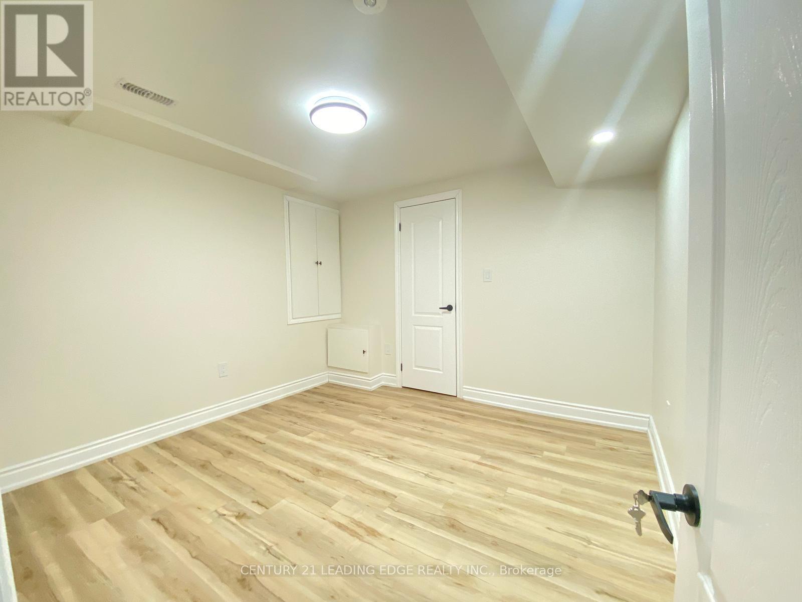 Lower - 66 Beech Avenue, Cambridge, Ontario  N3C 1X5 - Photo 3 - X14103110