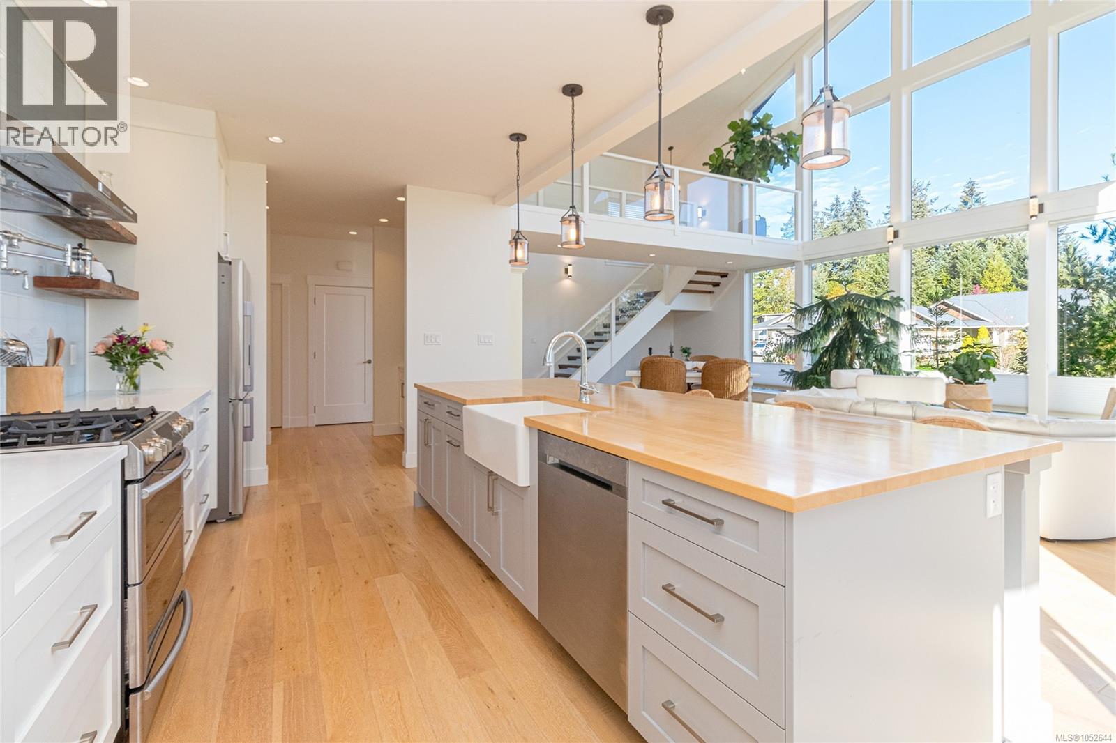 672 Mill Bay Pl