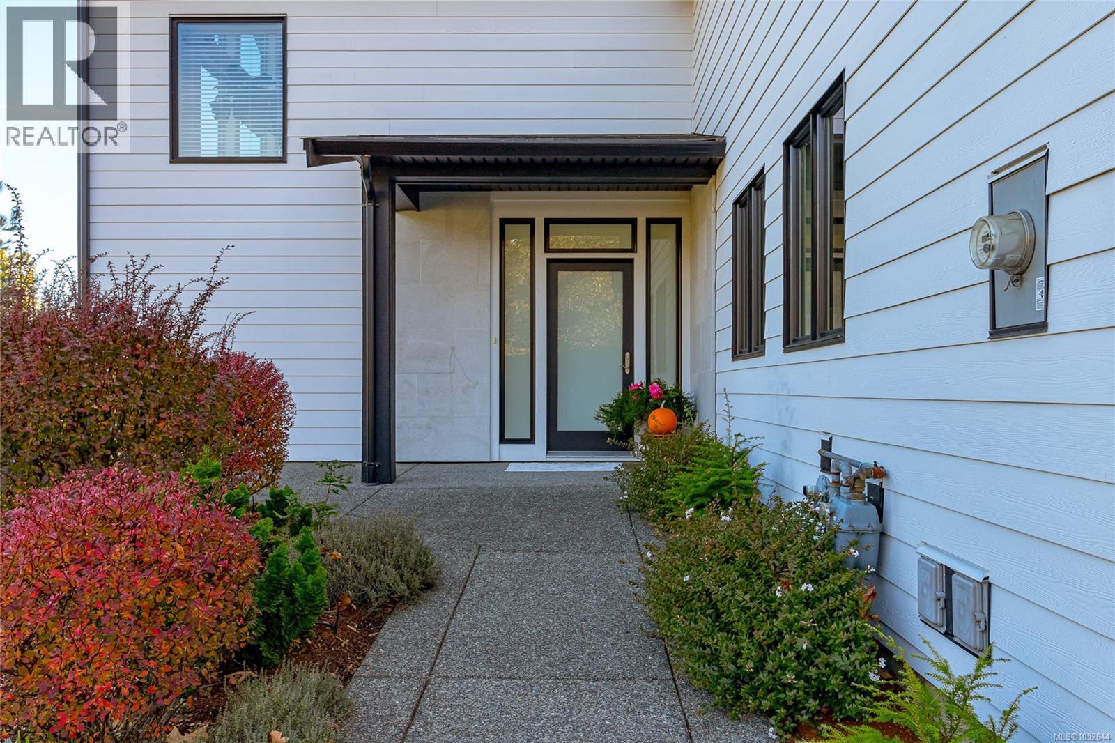 672 Mill Bay Pl