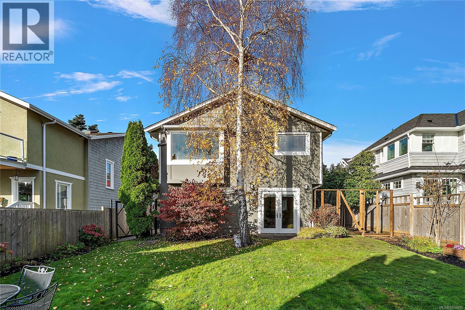 453 Monterey Ave