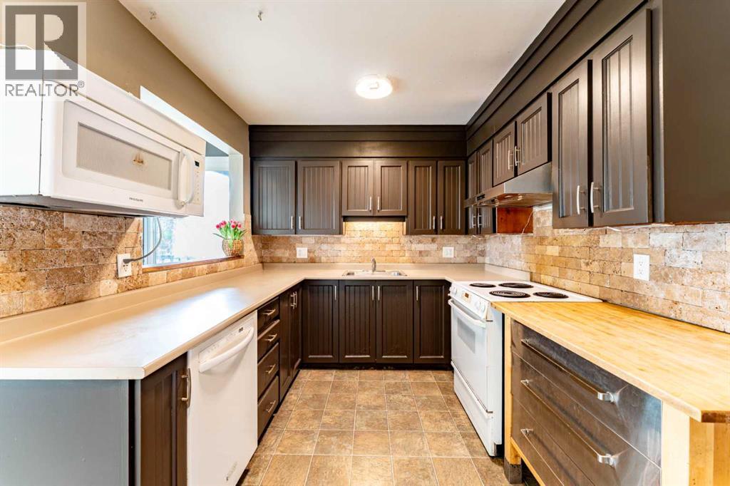 2018 Cottonwood Crescent SE, Calgary, Alberta  T2B 1T1 - Photo 6 - A2353509