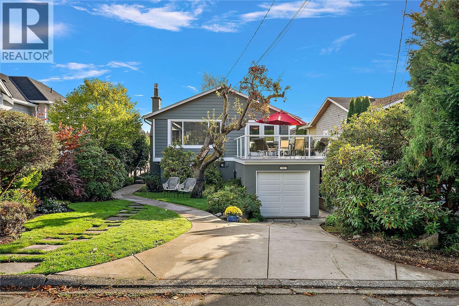 453 Monterey Ave