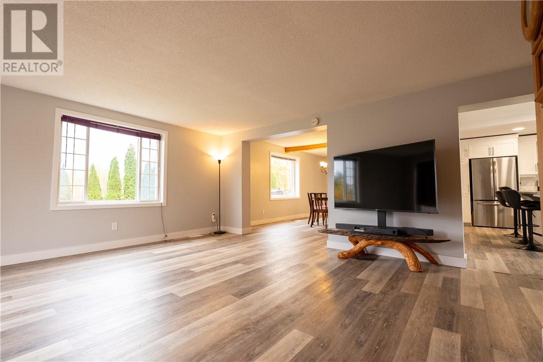 2903 Treeview Road, Greater Sudbury, Ontario  P3E 5C7 - Photo 27 - 2131052