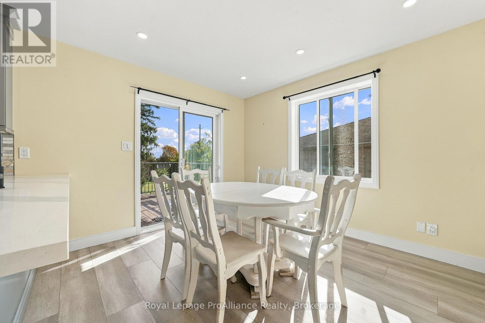 37 Reid Street, Quinte West, Ontario  K8V 5V8 - Photo 12 - X13881910
