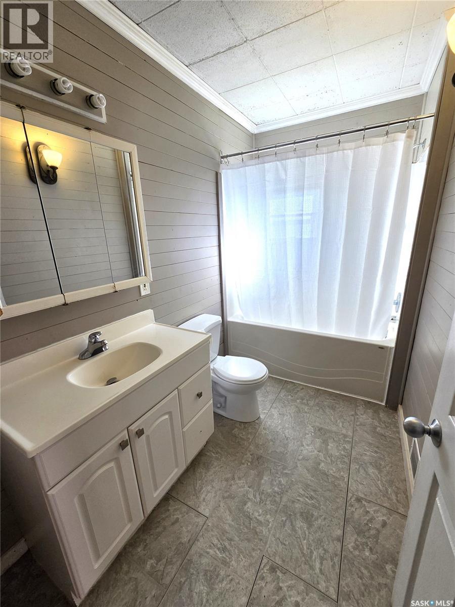 414 Young Street, Bienfait, Saskatchewan  S0C 0M0 - Photo 12 - SK051596