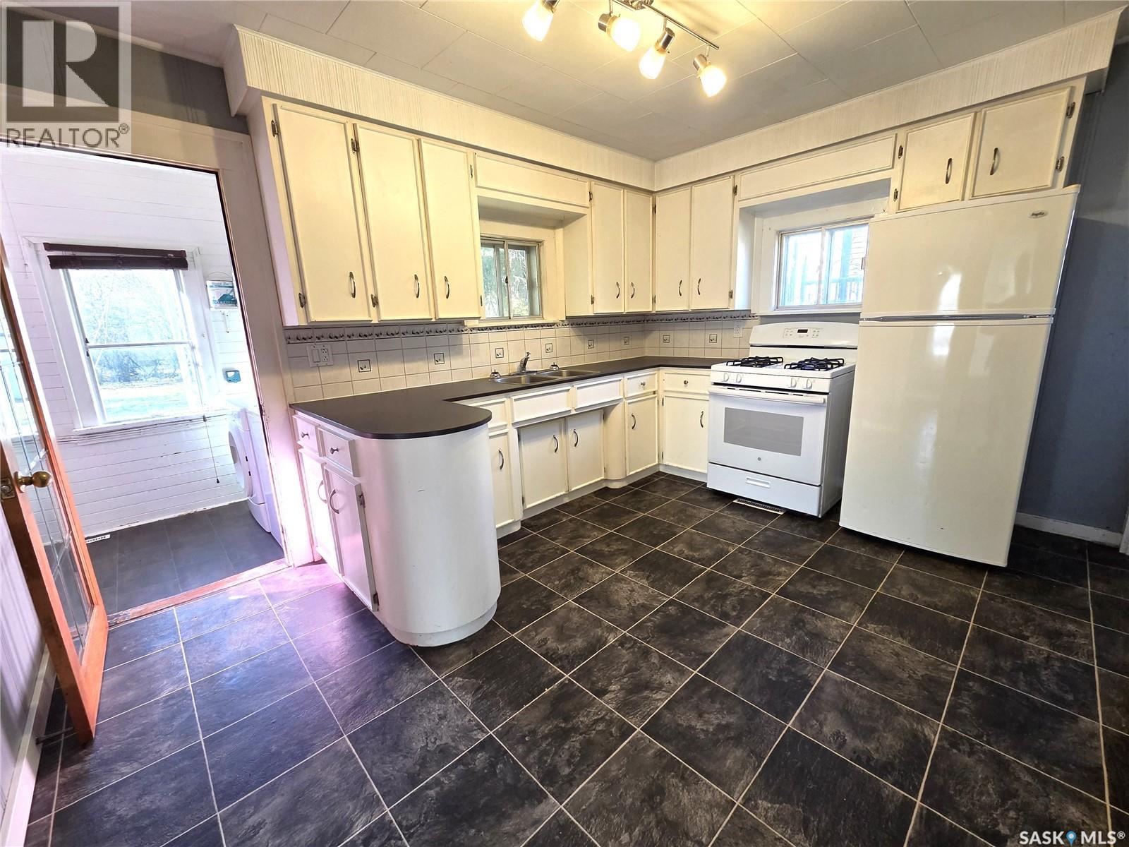 414 Young Street, Bienfait, Saskatchewan  S0C 0M0 - Photo 7 - SK051596