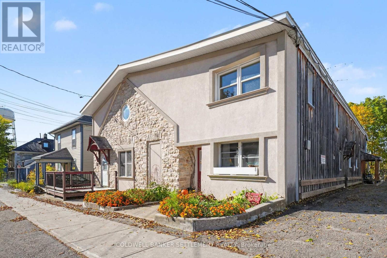 25 Harvey Street, Perth, Ontario  K7H 1W5 - Photo 3 - X14103158