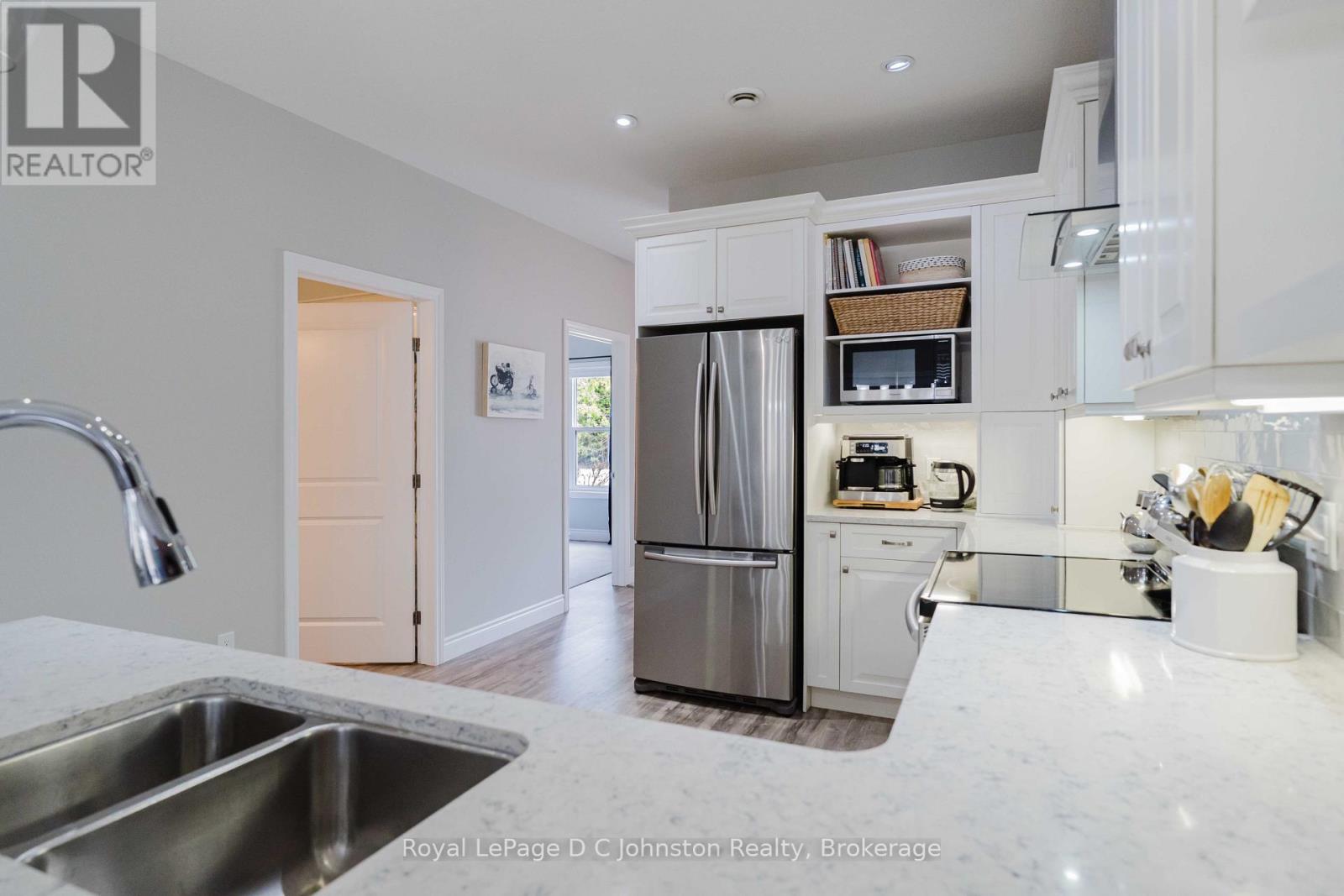 221 Grenville Street S, Saugeen Shores, Ontario  N0H 2L0 - Photo 10 - X14103312