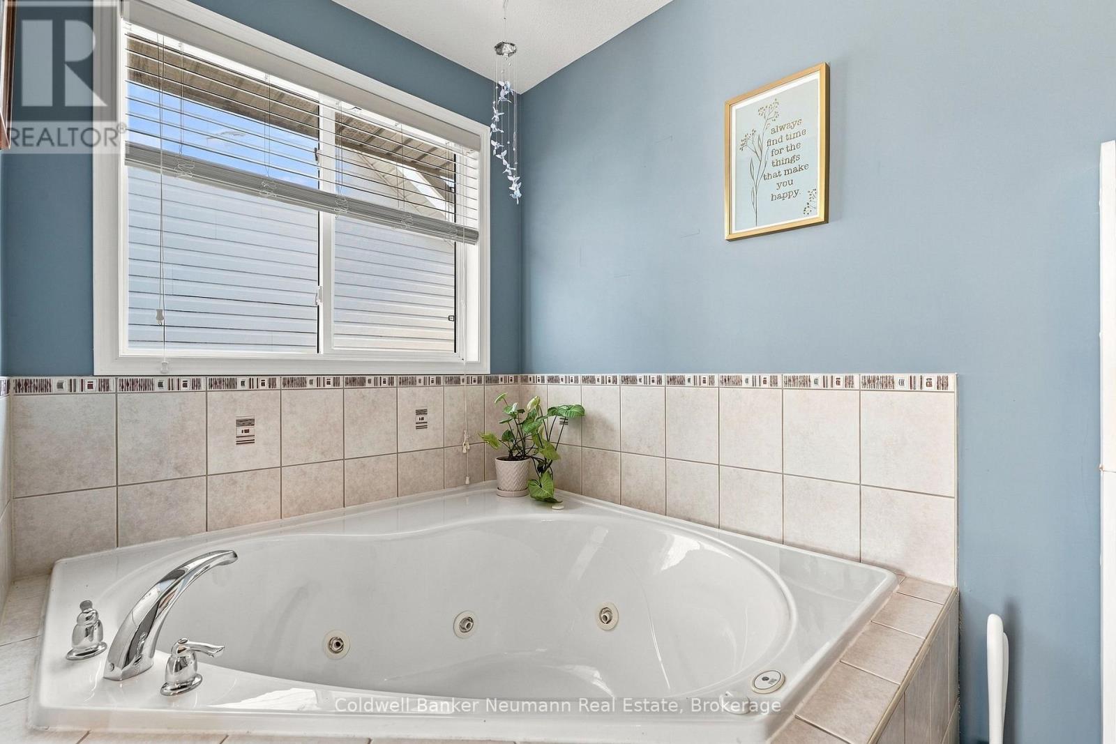 41 Creekside Drive, Guelph (Grange Road), Ontario  N1E 0C2 - Photo 23 - X14103336