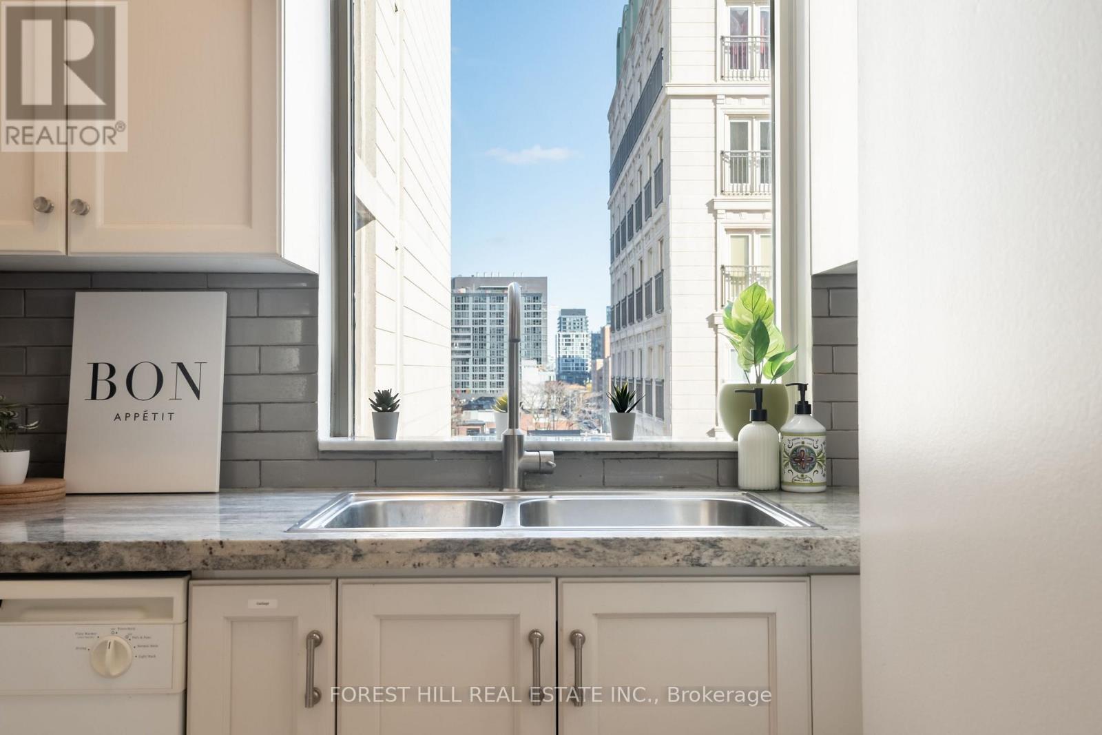 701 - 115 RICHMOND STREET E