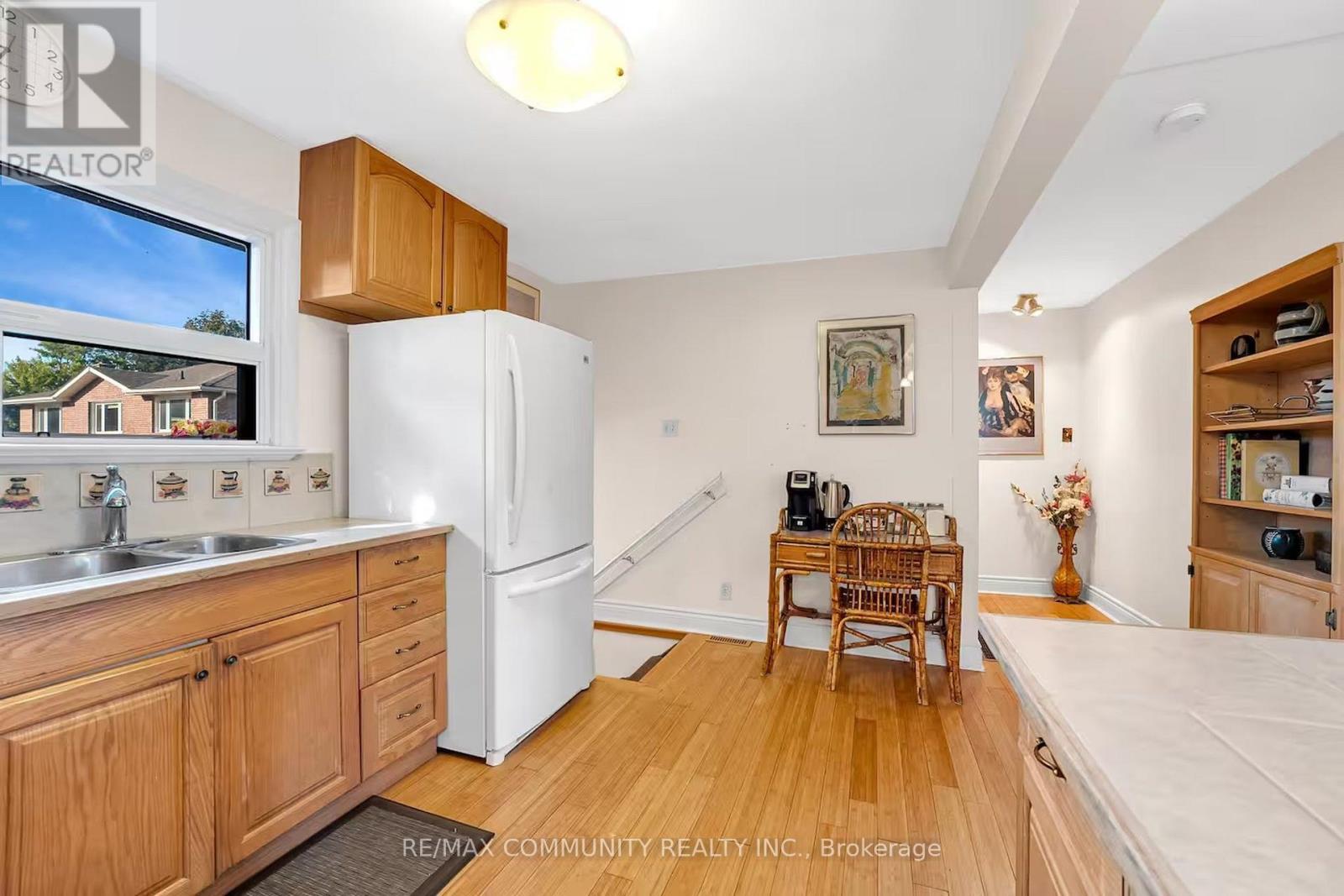446 Ruth Avenue, Toronto, Ontario  M2M 2J3 - Photo 14 - C14103234