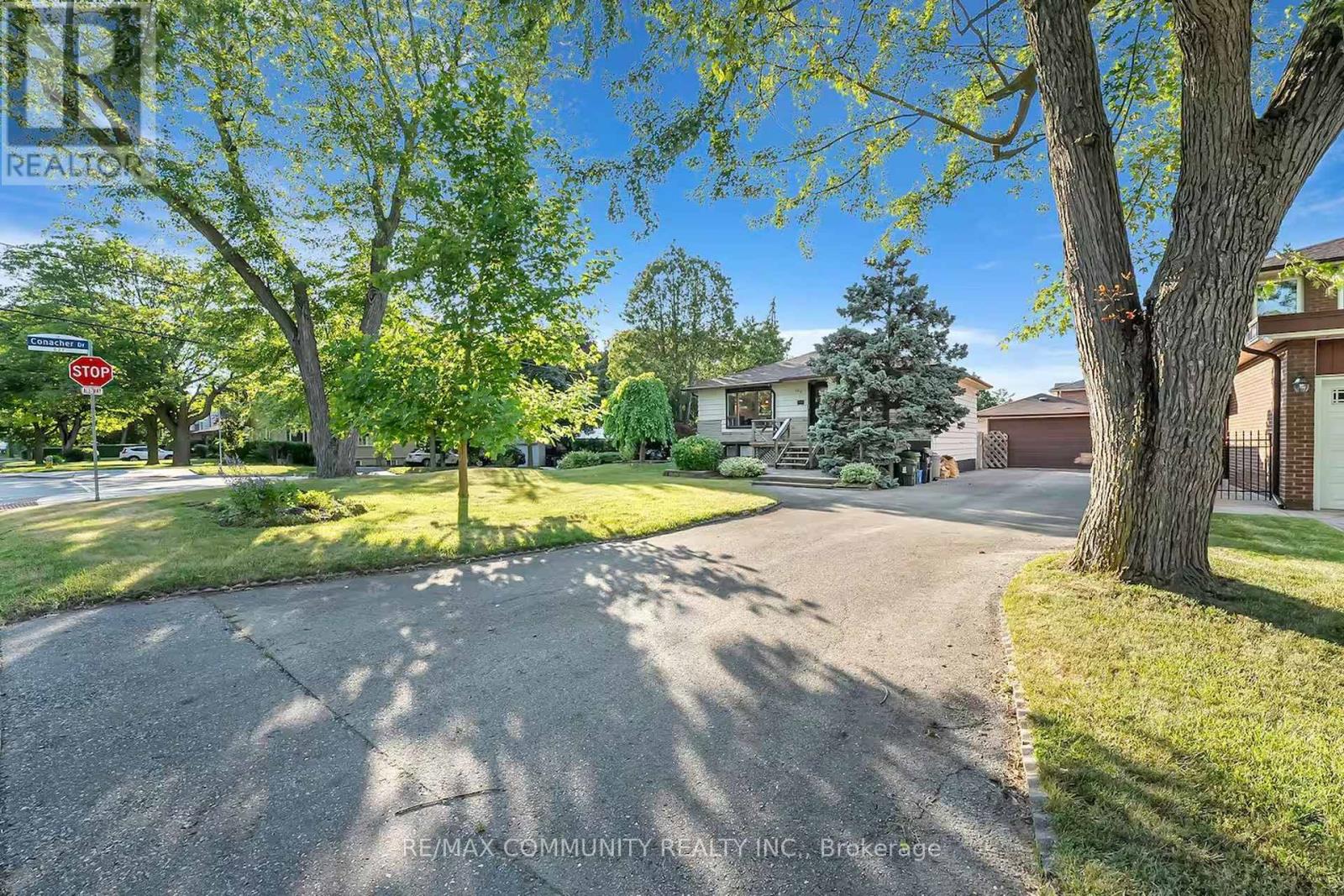 446 Ruth Avenue, Toronto, Ontario  M2M 2J3 - Photo 3 - C14103234