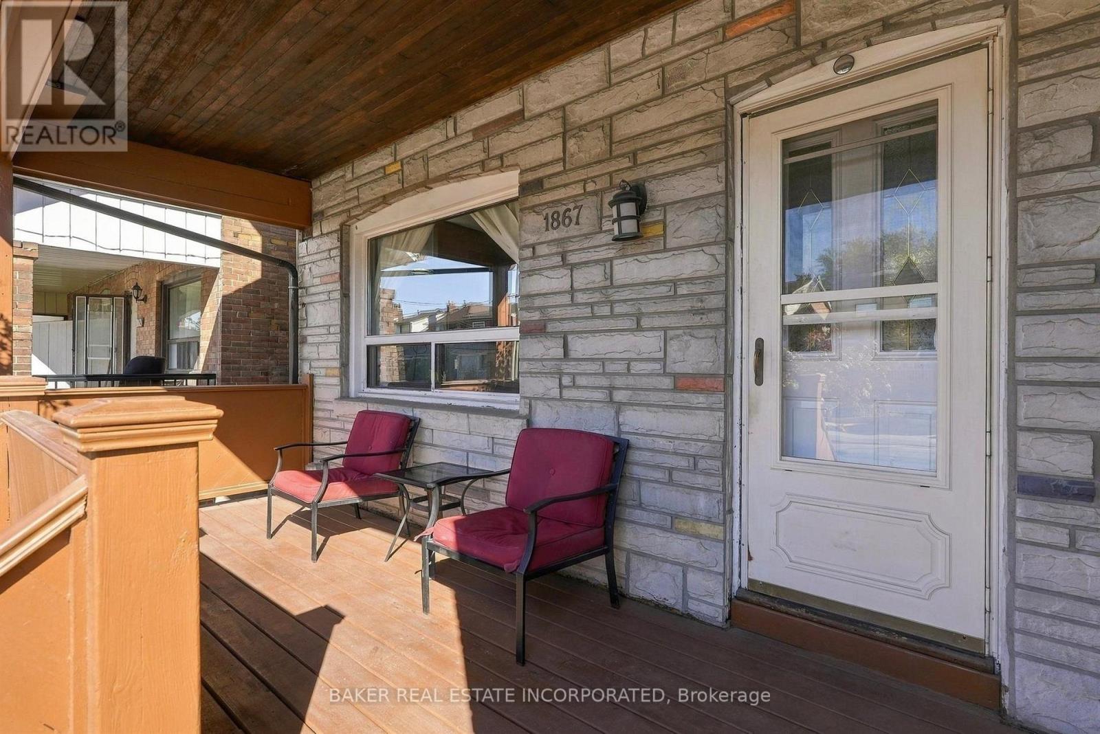 1867 Dufferin Street, Toronto, Ontario  M6E 3P5 - Photo 3 - C14103250