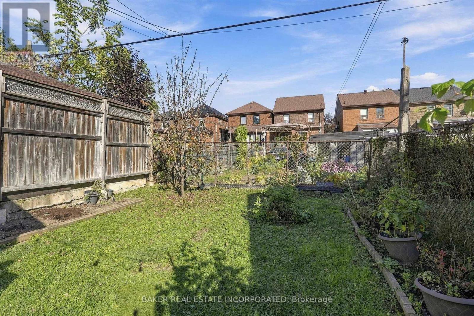 1867 Dufferin Street, Toronto, Ontario  M6E 3P5 - Photo 41 - C14103250