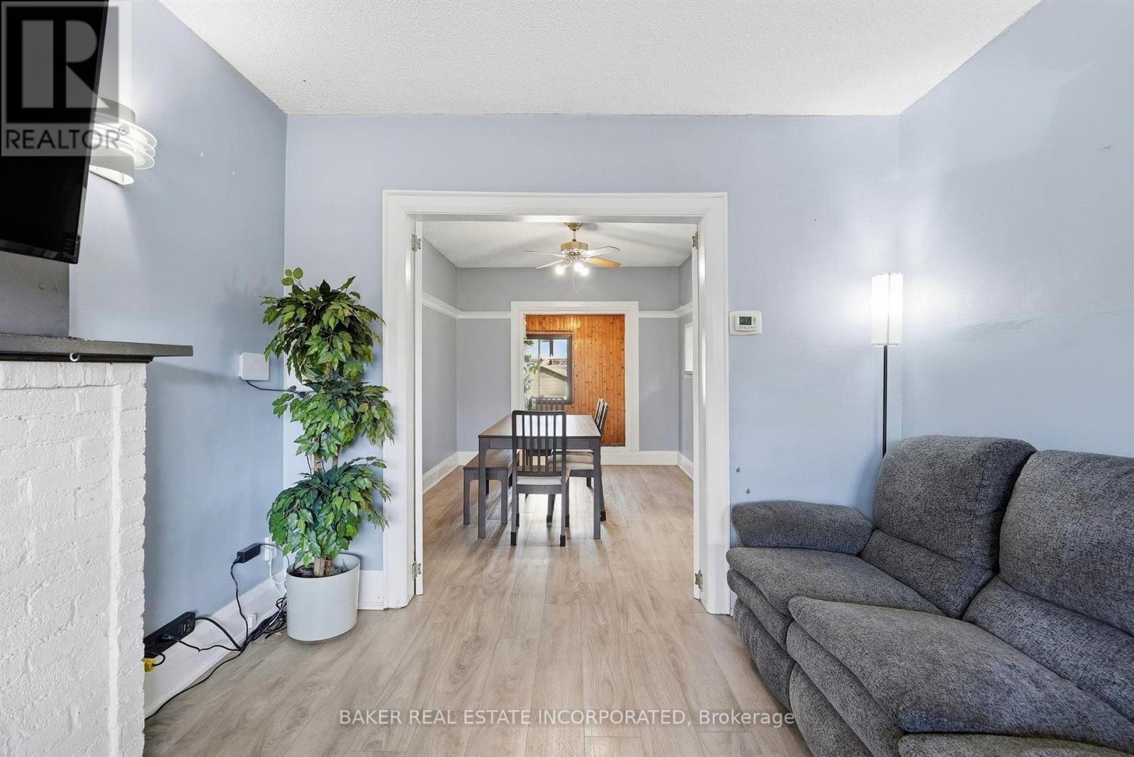 1867 Dufferin Street, Toronto, Ontario  M6E 3P5 - Photo 6 - C14103250
