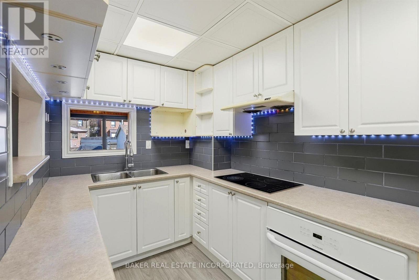 1867 Dufferin Street, Toronto, Ontario  M6E 3P5 - Photo 8 - C14103250