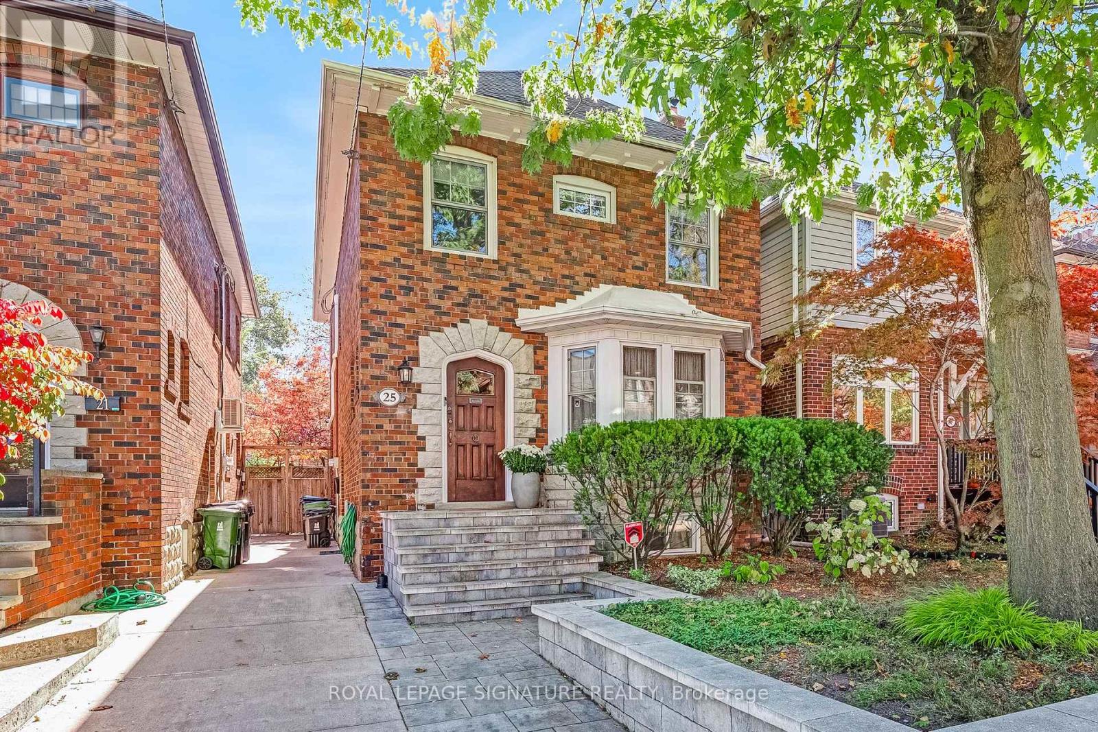 25 Cranbrooke Avenue, Toronto, Ontario  M5M 1M3 - Photo 1 - C14103332