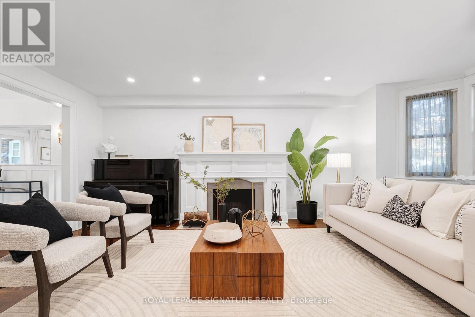 25 Cranbrooke Avenue, Toronto, Ontario  M5M 1M3 - Photo 3 - C14103332