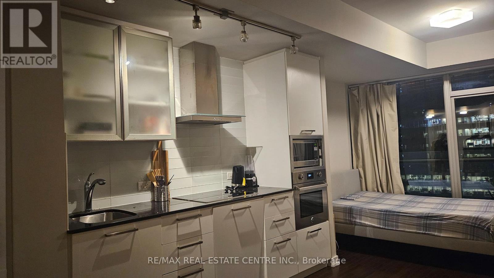3308 - 12 York Street, Toronto, Ontario  M5J 2Z2 - Photo 3 - C14103334