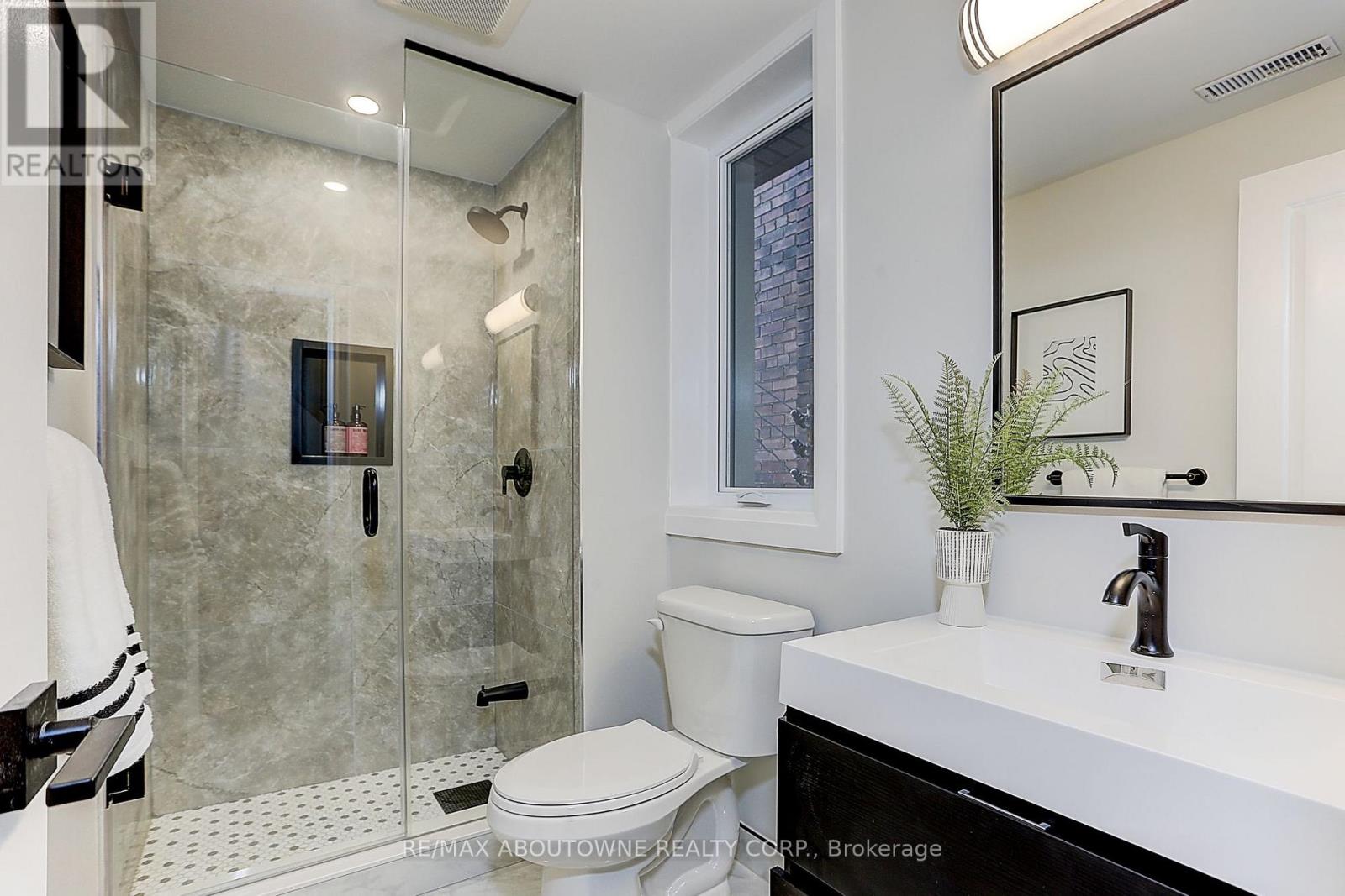 564 Dufferin Street, Toronto, Ontario  M6K 2A9 - Photo 35 - C14103342