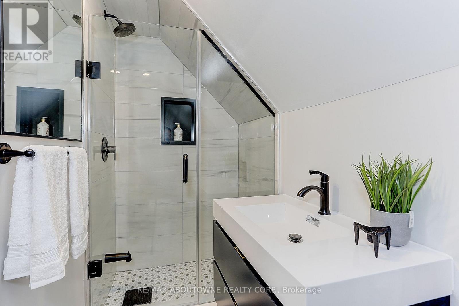 564 Dufferin Street, Toronto, Ontario  M6K 2A9 - Photo 40 - C14103342