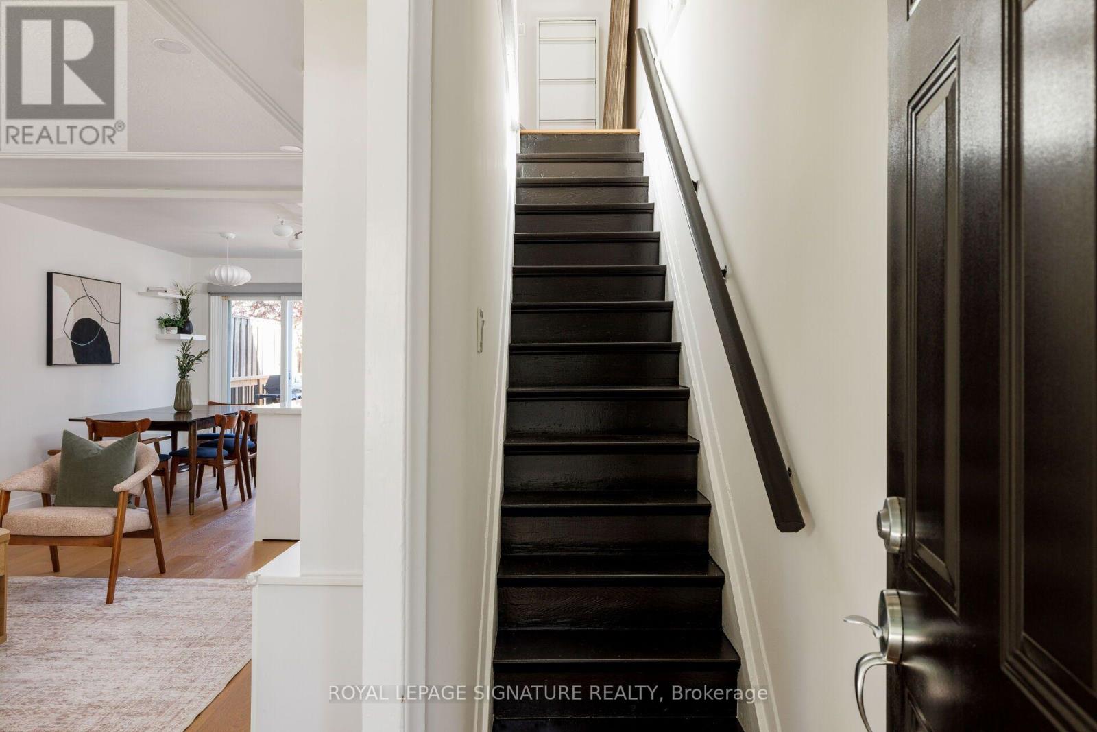 81 Billings Avenue, Toronto, Ontario  M4L 2S3 - Photo 6 - E14103166