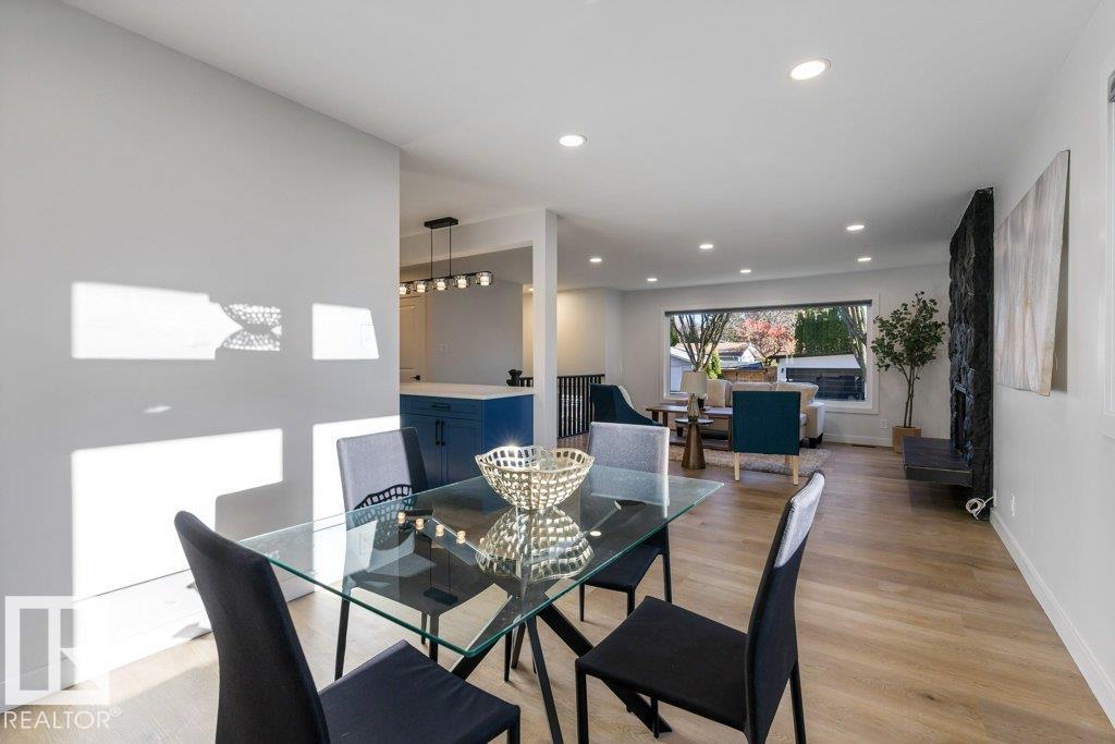 4 FLEETWOOD CR