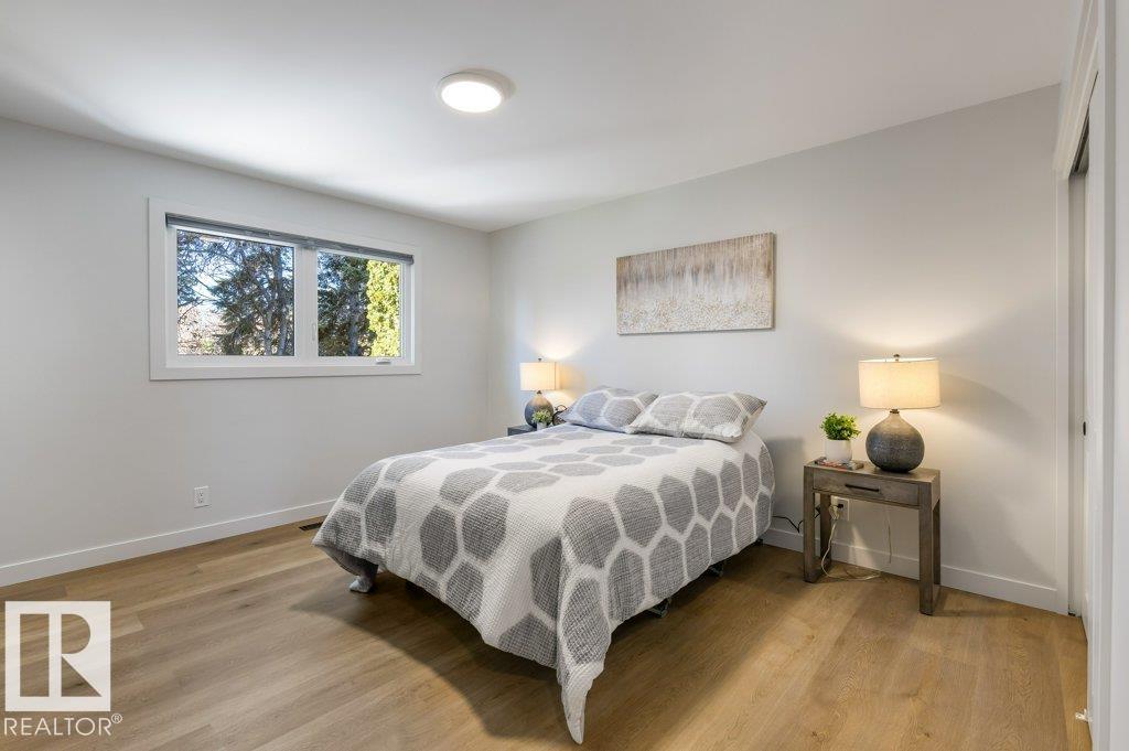 4 FLEETWOOD CR