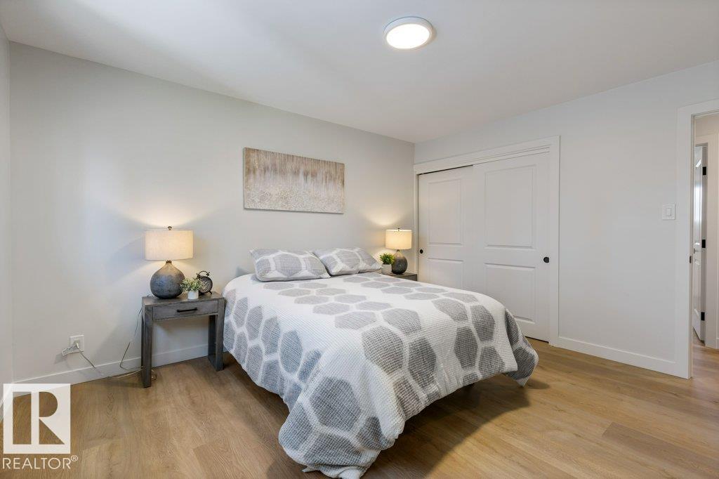 4 FLEETWOOD CR