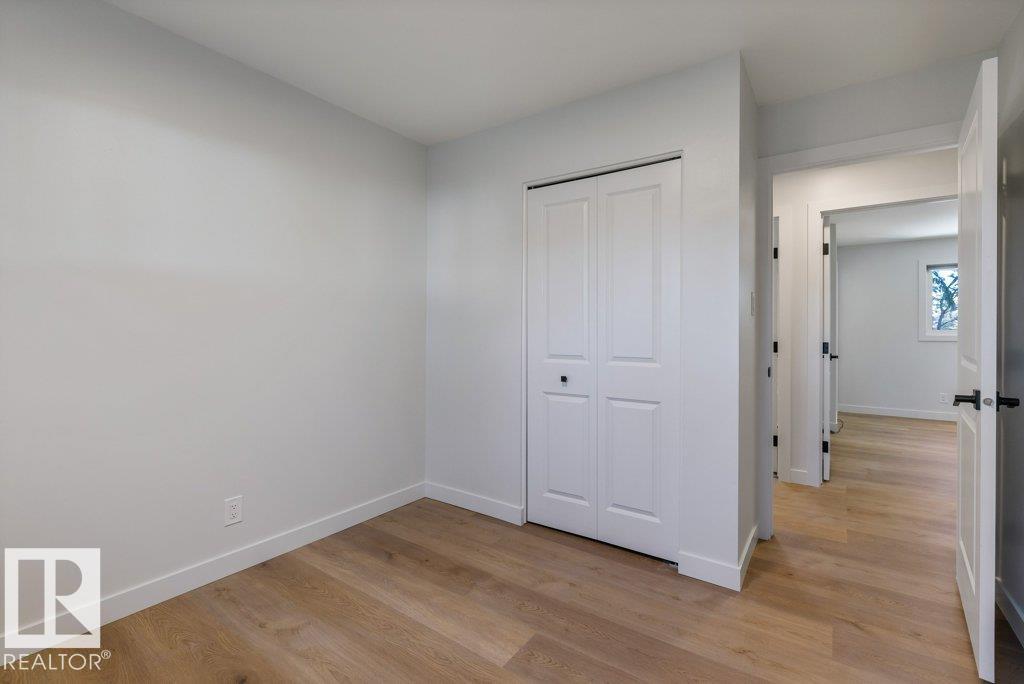 4 FLEETWOOD CR