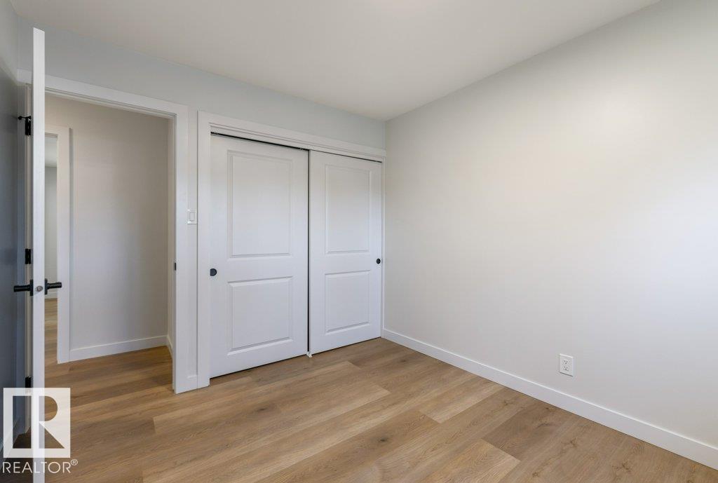 4 FLEETWOOD CR