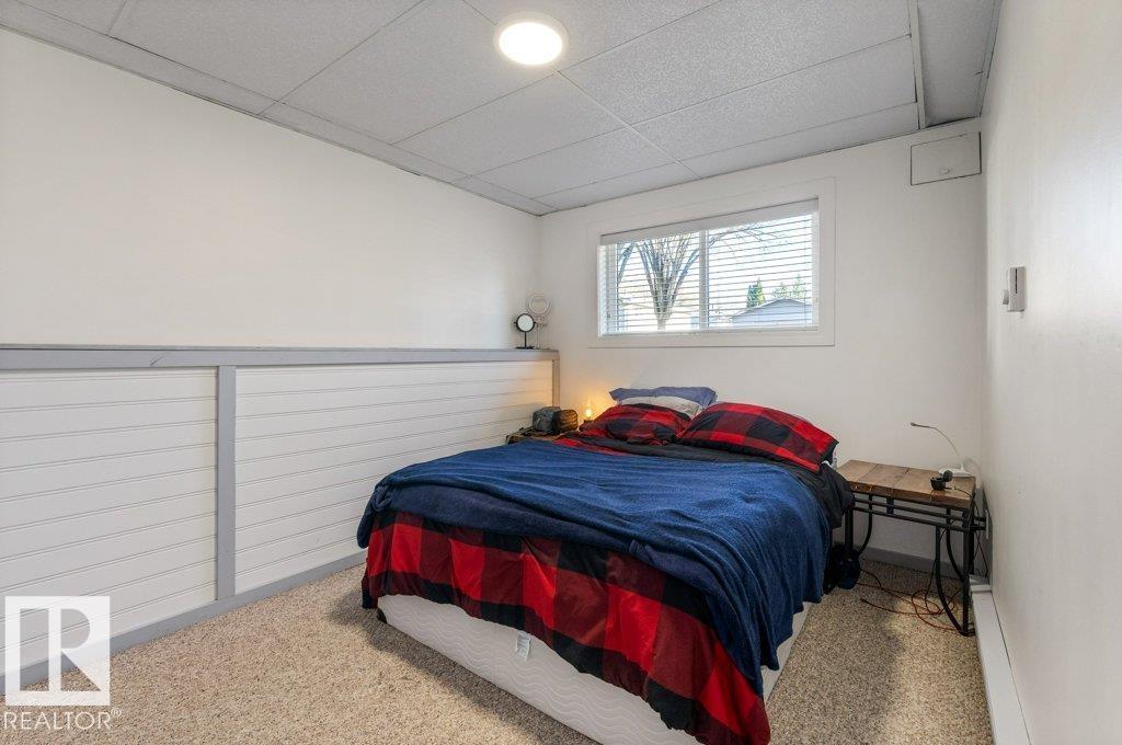 4 FLEETWOOD CR
