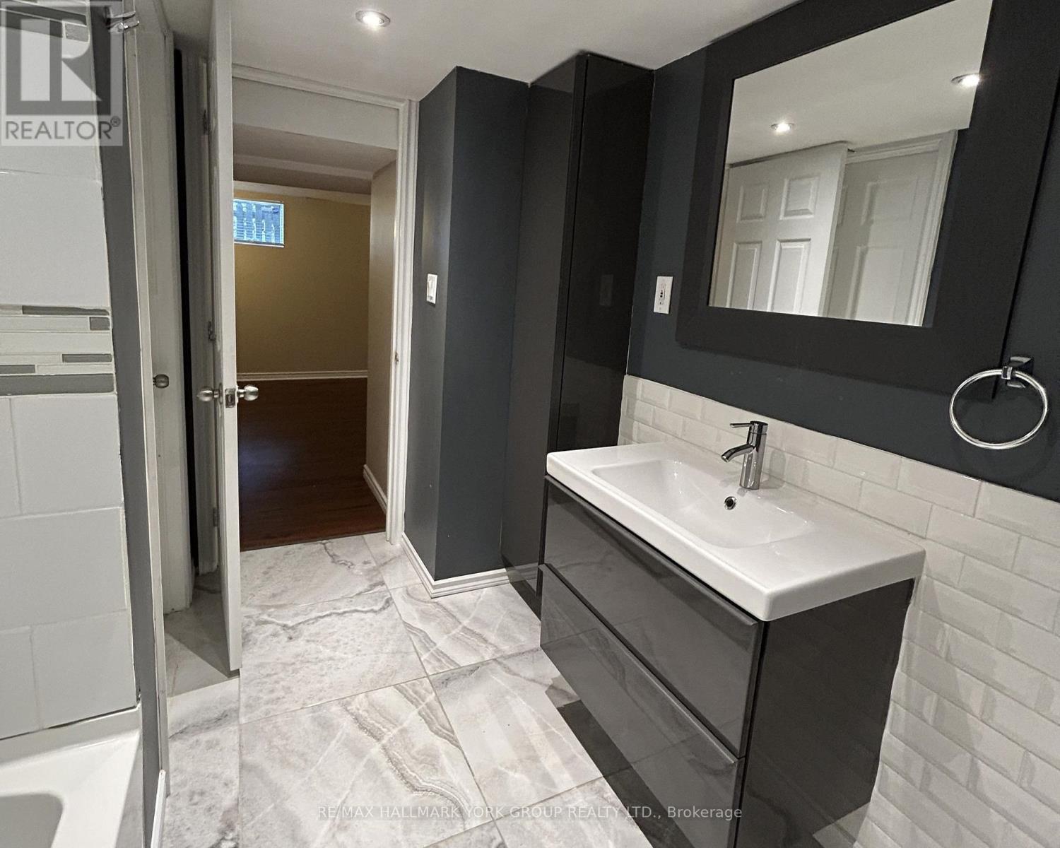 Lower - 140 Riveredge Drive, Georgina, Ontario  L4P 2P3 - Photo 11 - N14103194