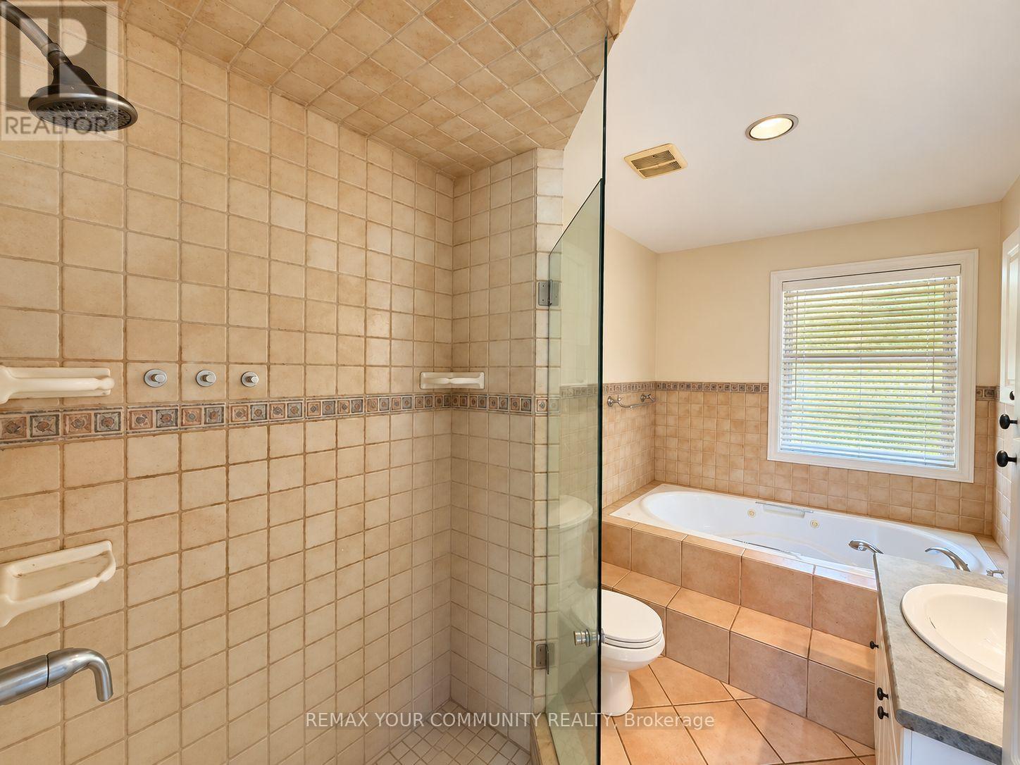 8 Hillside Avenue, Vaughan, Ontario  L4K 1X1 - Photo 10 - N14103238