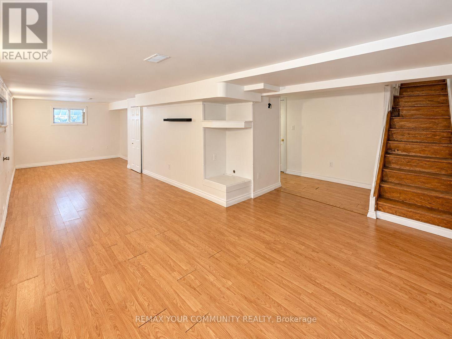 8 Hillside Avenue, Vaughan, Ontario  L4K 1X1 - Photo 11 - N14103238