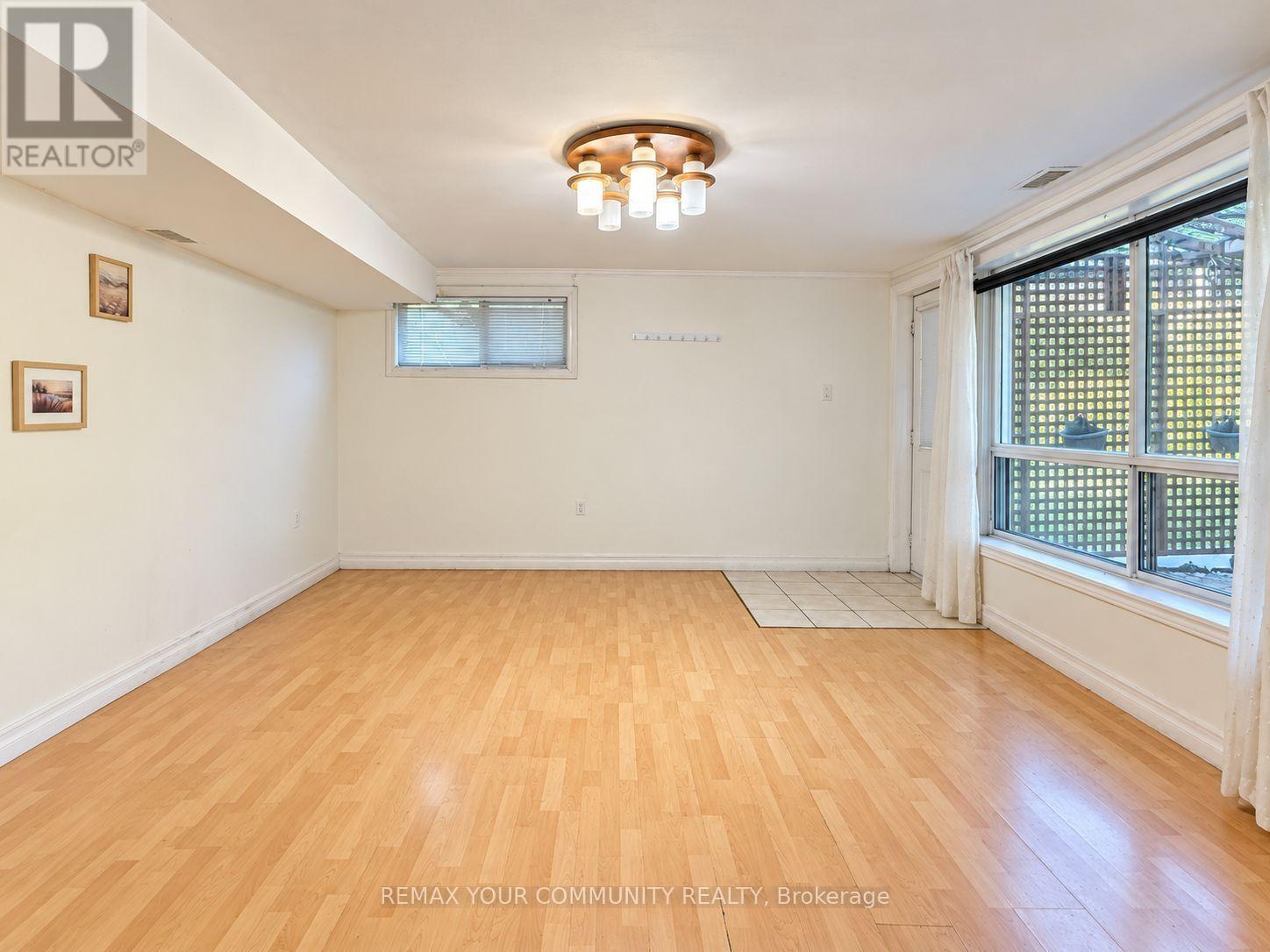 8 Hillside Avenue, Vaughan, Ontario  L4K 1X1 - Photo 13 - N14103238