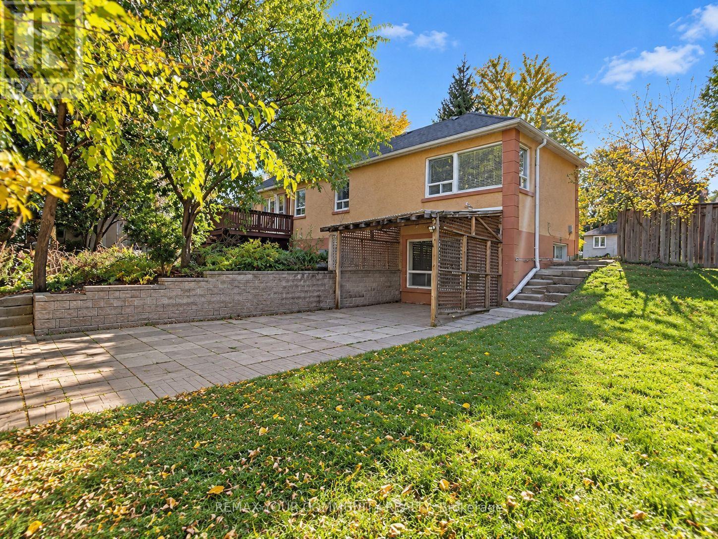 8 Hillside Avenue, Vaughan, Ontario  L4K 1X1 - Photo 17 - N14103238