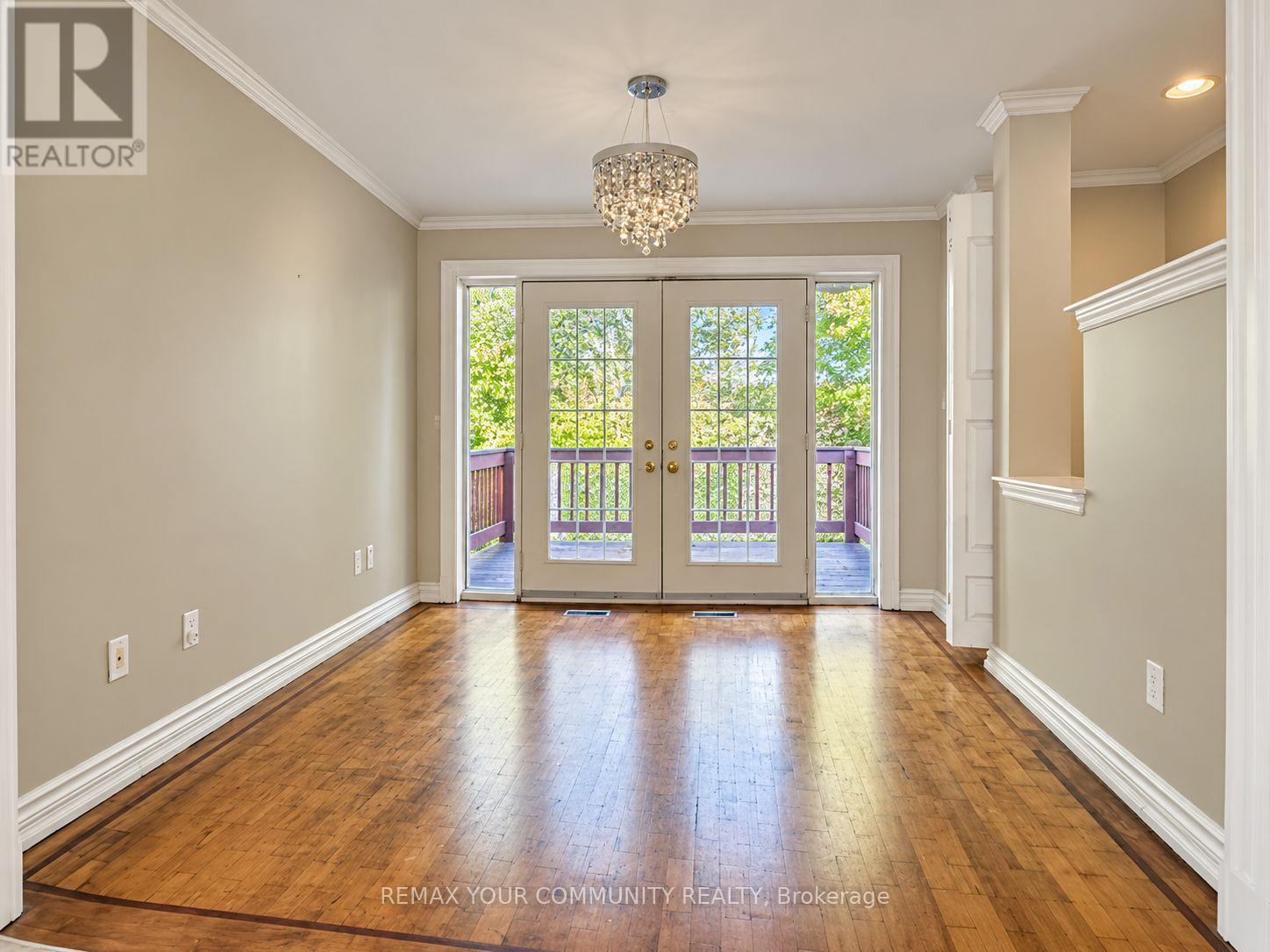 8 Hillside Avenue, Vaughan, Ontario  L4K 1X1 - Photo 5 - N14103238