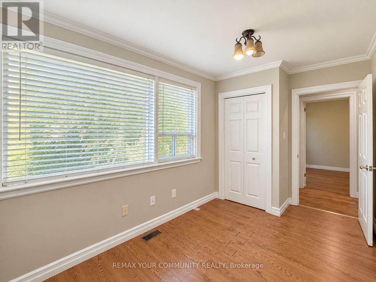 8 Hillside Avenue, Vaughan, Ontario  L4K 1X1 - Photo 7 - N14103238