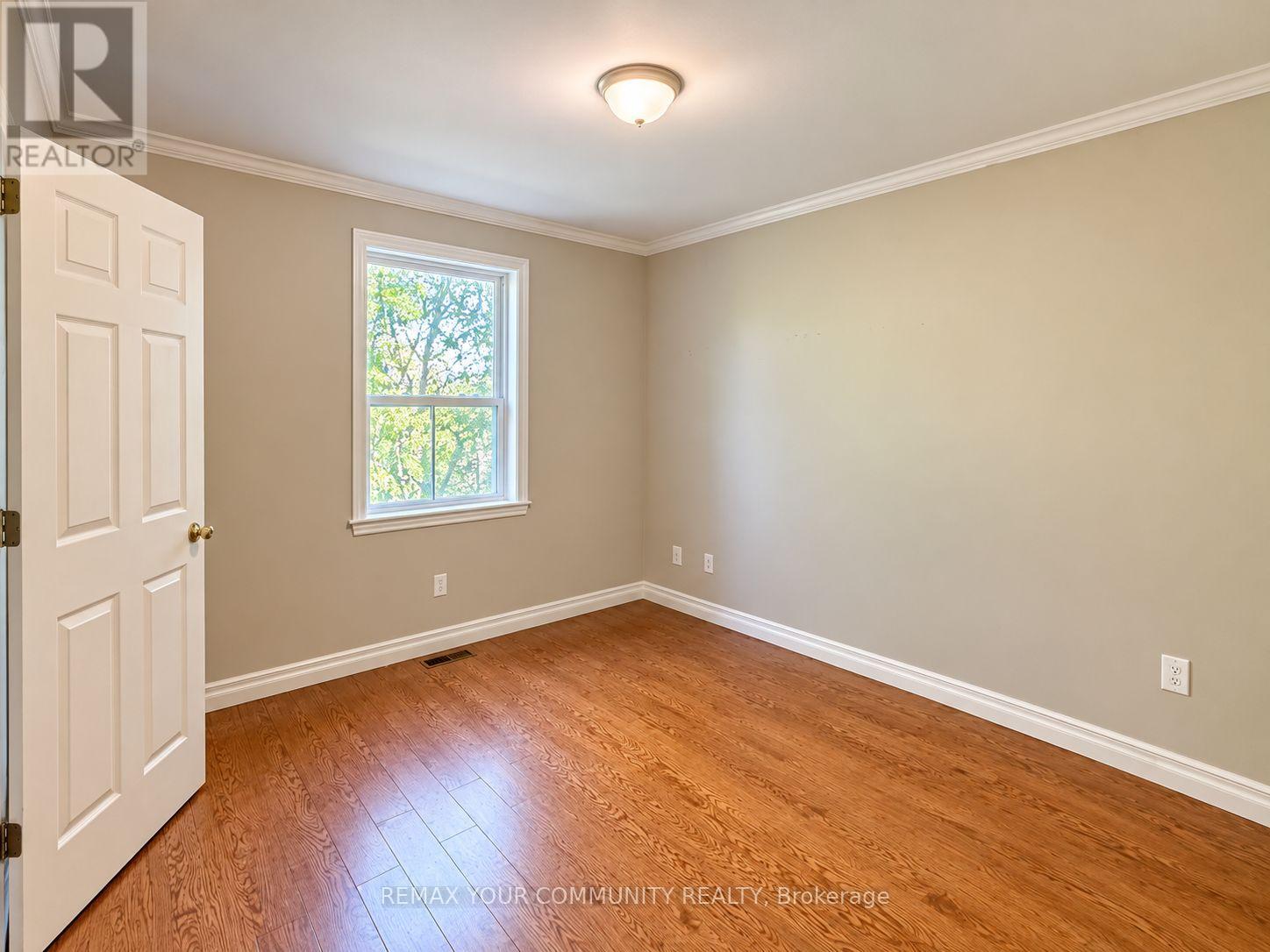 8 Hillside Avenue, Vaughan, Ontario  L4K 1X1 - Photo 8 - N14103238