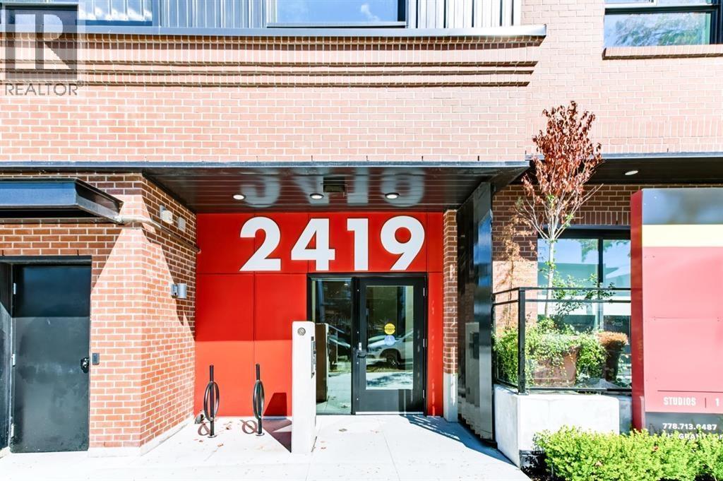 406 2419 GRANT STREET, Vancouver, British Columbia