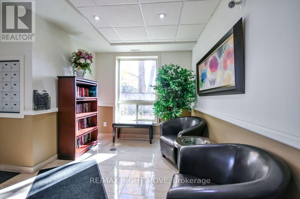 Unit 302 - 9 Westmount Drive S, Orillia, Ontario  L3V 6C8 - Photo 3 - S14103362