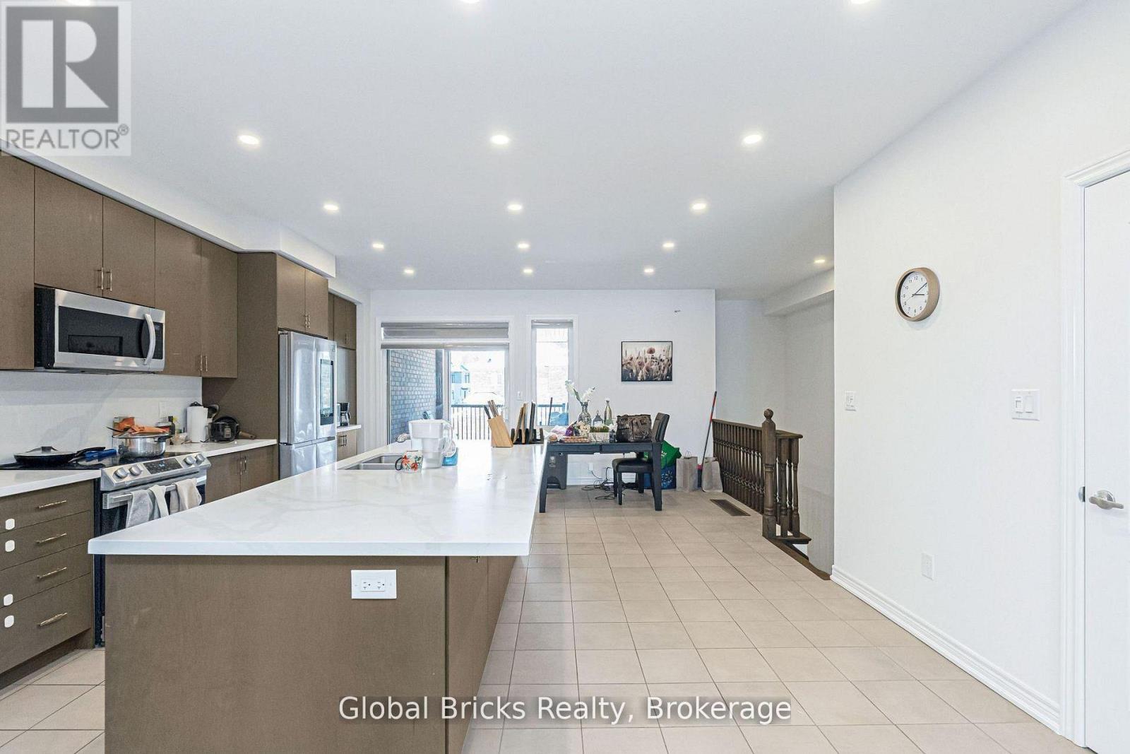 49 Burnhamthorpe Road E, Oakville, Ontario  L6H 7C8 - Photo 18 - W14103230