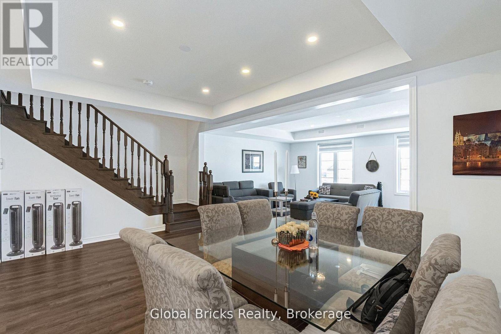 49 Burnhamthorpe Road E, Oakville, Ontario  L6H 7C8 - Photo 24 - W14103230