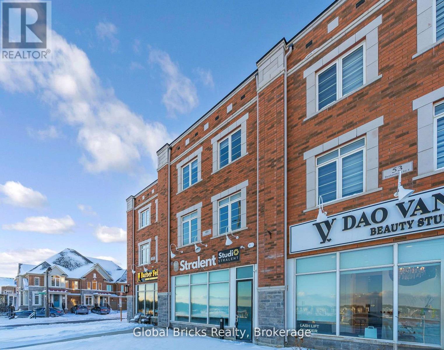 49 Burnhamthorpe Road E, Oakville, Ontario  L6H 7C8 - Photo 3 - W14103230