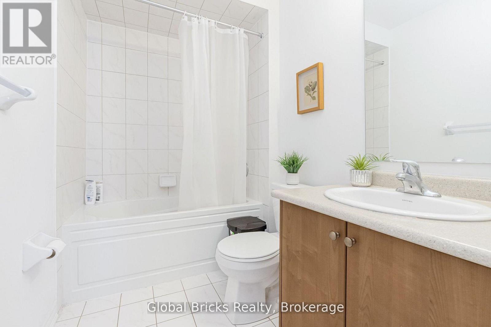 49 Burnhamthorpe Road E, Oakville, Ontario  L6H 7C8 - Photo 33 - W14103230