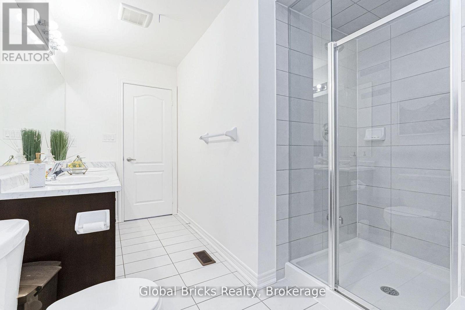 49 Burnhamthorpe Road E, Oakville, Ontario  L6H 7C8 - Photo 41 - W14103230