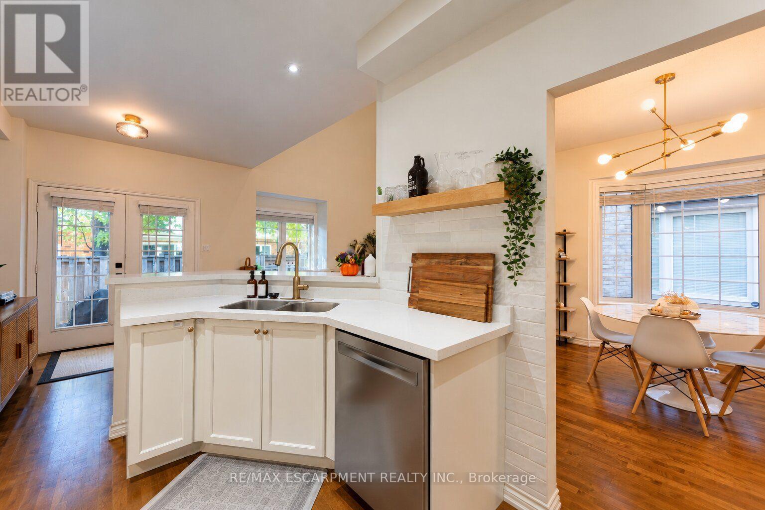 24 - 1375 Stephenson Drive, Burlington, Ontario  L7S 2M5 - Photo 11 - W14103324