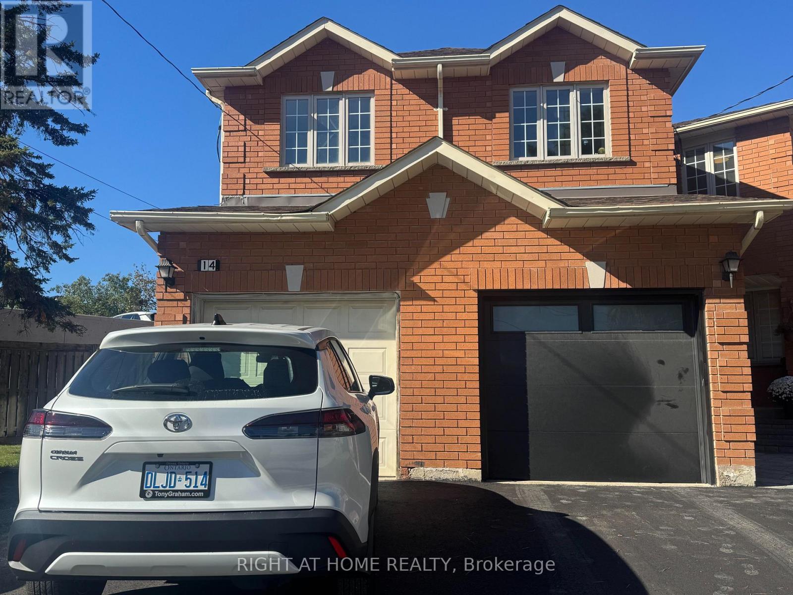 14 Acme Crescent, Toronto, Ontario  M9R 3B8 - Photo 1 - W14103328