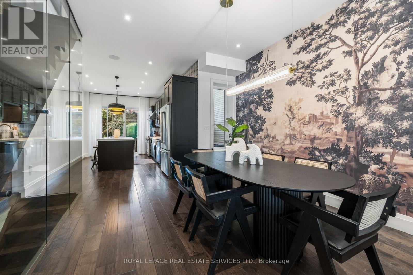 37 Fuller Avenue, Toronto, Ontario  M6R 2C4 - Photo 7 - W14103330